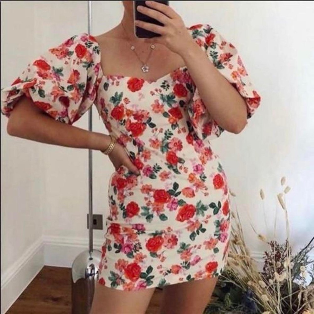 Zara Floral Off Shoulder Mini Dress
Size XS